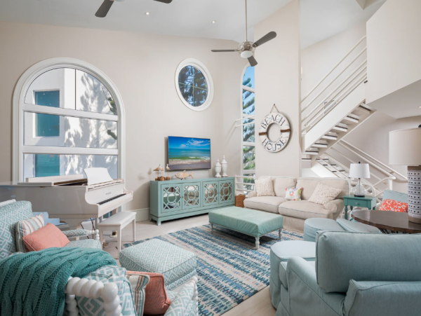 Luxury Beachfront Retreat on Bonita Beach - Unforgettable Family Getaway